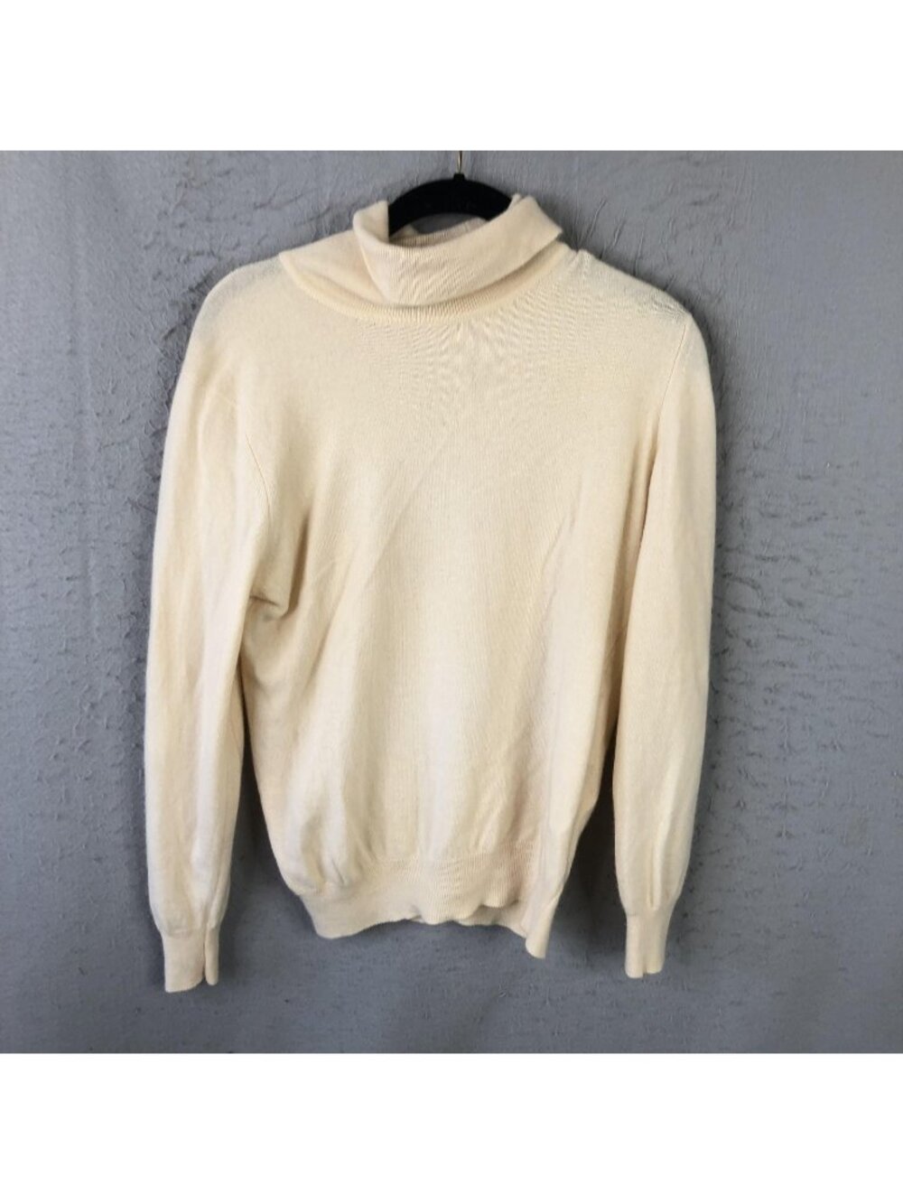 Pringle Sweater Womens M Cream 100% Cashmere Turtleneck Quiet Luxury Classic